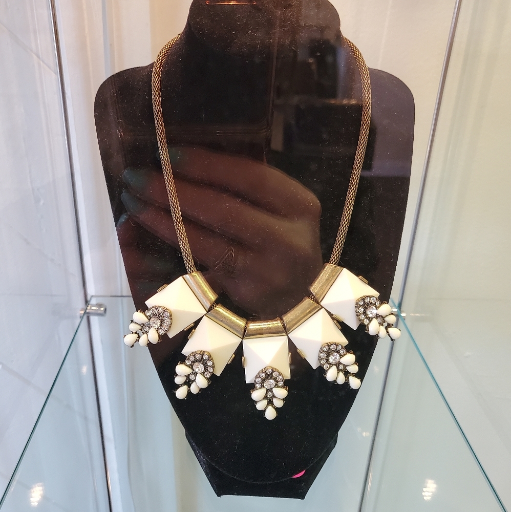 Neckles